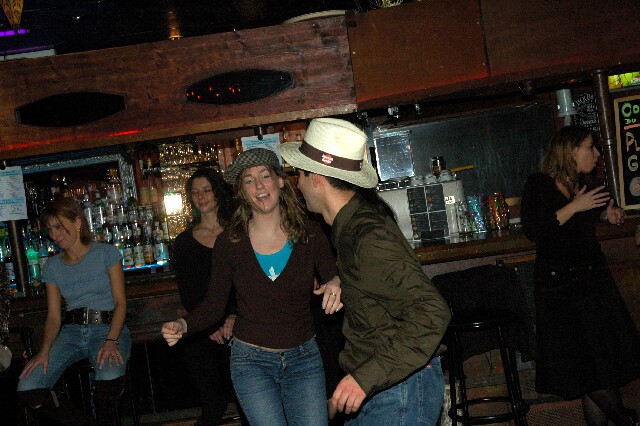 min 2005 12 18 sharkys 164